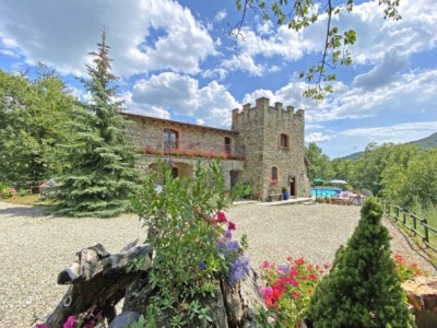 Villa in Tuscany - try the beautiful Montecastello for a wonderful family villa holiday